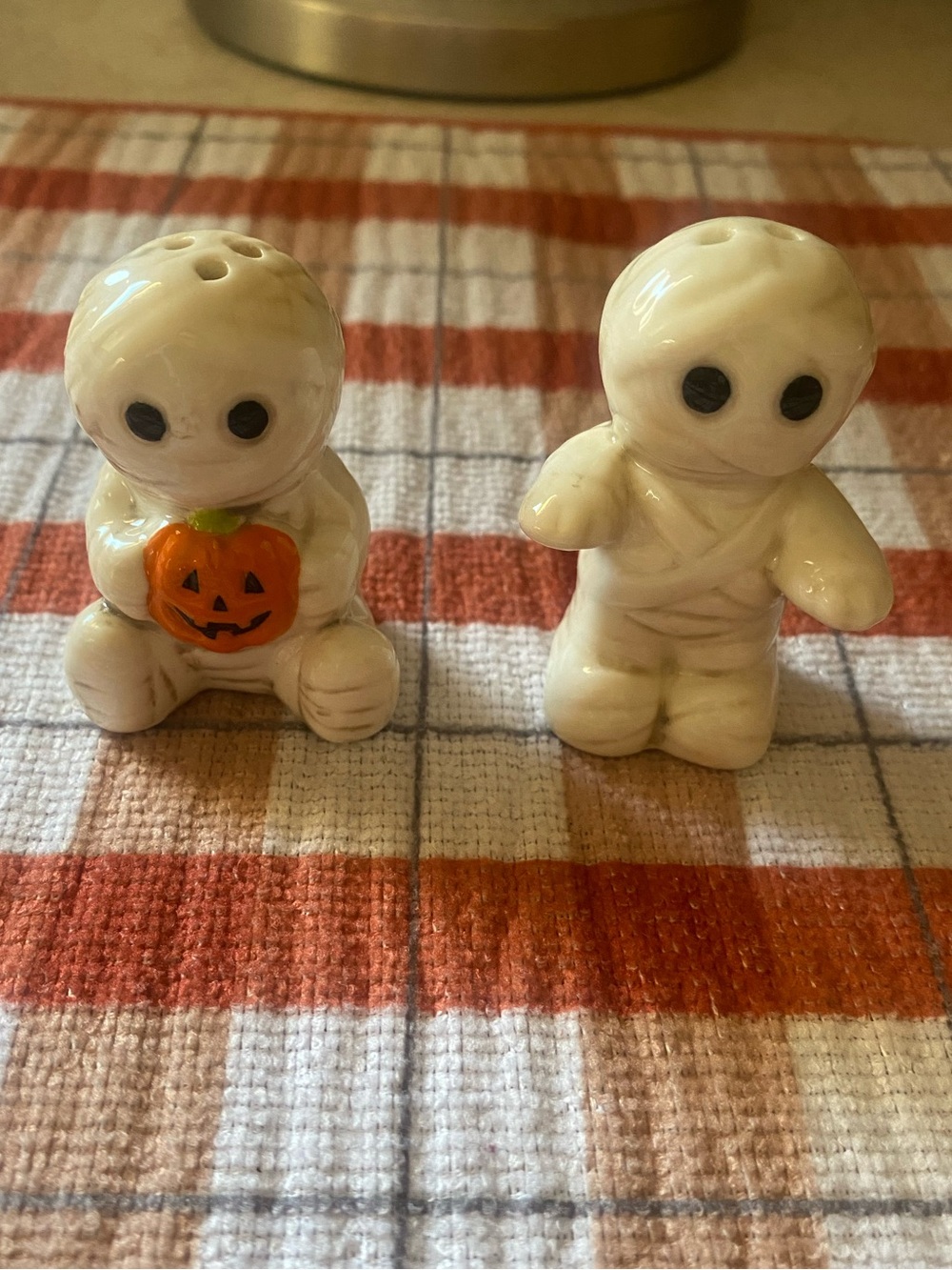 Halloween Mummy Salt and Pepper Shaker Set - Cracker Barrel 2026 🎃